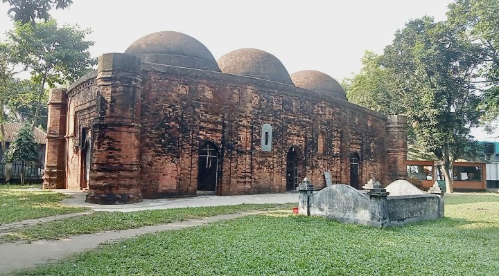 ইতিহাসের অমূল্য স্মারক: বগুড়ার খেরুয়া মসজিদ