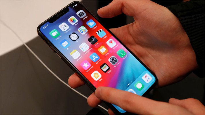 ক্লান্তির কারণ যেভাবে স্মার্টফোন ও সোশ্যাল মিডিয়া আসক্তি