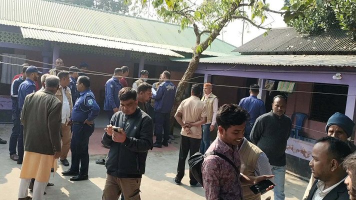 নিজ ঘরে স্ত্রী সহ খুন বীর মুক্তিযোদ্ধা