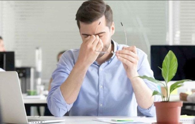 কাজের চাপে ক্লান্তি, দূর হবে যেসব খাবার-অভ্যাসে