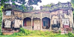 মৌলভীবাজারের ৩৫০ বছরের ‘কামিনী ভবন’ এখন ধ্বংসস্তূপ