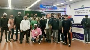 খালি হাতে আমেরিকা থেকে দেশে ফিরলেন ৩৯ বাংলাদেশী