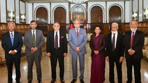 রাষ্ট্রপতির সঙ্গে সাক্ষাৎ করেছেন সিইসির নেতৃত্বাধীন কমিশন