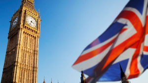 যুক্তরাজ্যে নাগরিকত্ব হারানোর ঝুঁকিতে বাংলাদেশি বংশোদ্ভূতসহ ৯ মিলিয়ন মানুষ