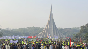 জাতীয় স্মৃতিসৌধে সর্বস্তরের মানুষের ঢল