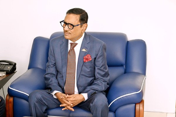 চিকিৎসা শেষে সুস্থ হয়ে বাসায় ফিরেছেন ওবায়দুল কাদের