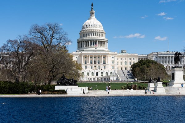 মার্কিন অভিবাসী ভিসা স্থগিতাদেশ প্রত্যাহারের দাবিতে ৭৫ কংগ্রেসম্যানের চিঠি