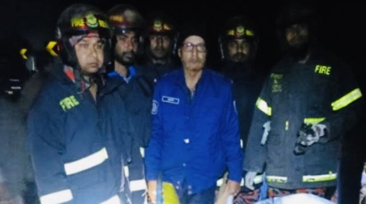 নওগাঁয় ট্রাকের চাপায় প্রাণ গেল পাঁচজনের