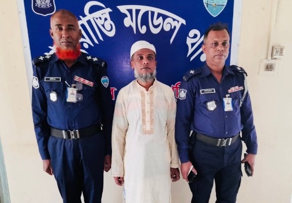 চাঁদপুরে আওয়ামী লীগের টেলিগ্রাম-ফেসবুক পেজের অ্যাডমিন আটক