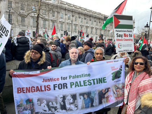 ইসরায়েলকে যুক্তরাজ্যের সমর্থন বন্ধের দাবিতে লন্ডনে হাজারো মানুষের মিছিল