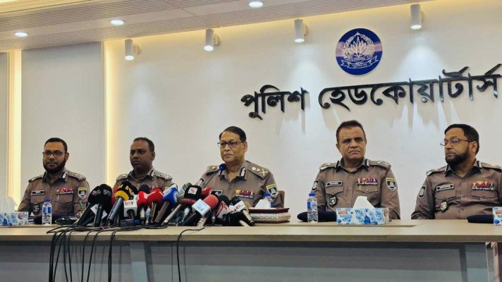 জাতীয় নির্বাচনে যেকোনো অস্ত্রই নিরাপত্তার জন্য  ঝুঁকি: আইজিপি