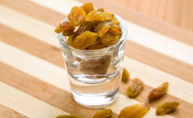 ভেজানো কিশমিশে মিলবে দৈনন্দিন সুস্থতার সহজ সমাধান