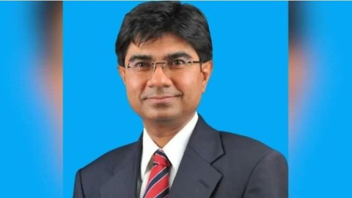 ঢাকা সেন্ট্রাল ইউনিভার্সিটির প্রথম উপাচার্য আবদুল হাছিব