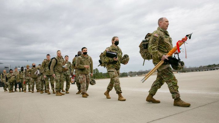 কাতার ও বাহরাইন থেকে সেনা সরাচ্ছে যুক্তরাষ্ট্র