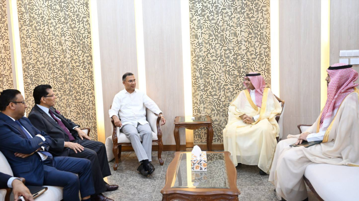 প্রধানমন্ত্রীর সঙ্গে সৌদি রাষ্ট্রদূতের সাক্ষাৎ