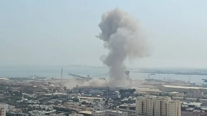 ইরানের পাল্টা ক্ষেপণাস্ত্র হামলায় বাহরাইন-কুয়েত-আবুধাবিতে বিস্ফোরণ