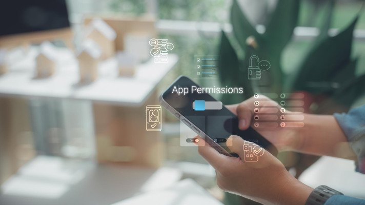 ফোন কি সত্যিই আপনার কথা শুনছে?