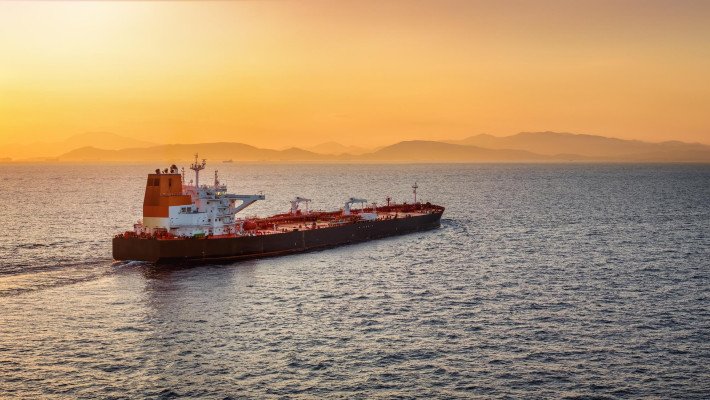 সৌদিতে বাংলাদেশের তেলবাহী দুই জাহাজ আটকা, দেশে এলএনজি সরবরাহ নিয়েও শঙ্কা