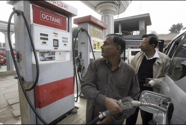 যানবাহনের জন্য বাড়তি জ্বালানি তেল কেনায় সরকারের নিষেধাজ্ঞা