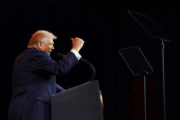 যুক্তরাজ্যকে কটাক্ষ ট্রাম্পের: “যুদ্ধ জয়ের পর মিত্রের দরকার নেই”