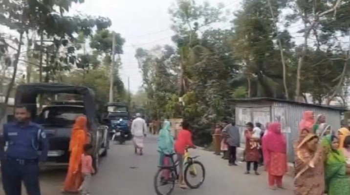 হত্যাকাণ্ডের পর তাণ্ডব, ভাঙচুর-লুটপাট ও অগ্নিসংযোগে অন্তত ৪০ বাড়ি ক্ষতিগ্রস্ত