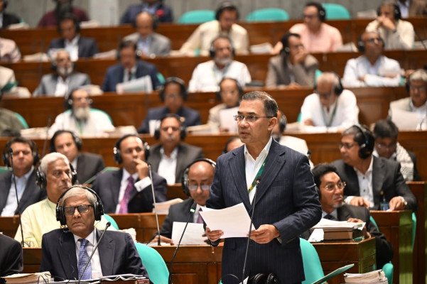 স্পিকার এখন পুরো সংসদের অভিভাবক, কোনো দলের নয়: প্রধানমন্ত্রী