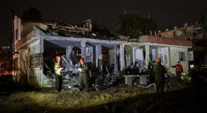 ইসরায়েলের পারমাণবিক কেন্দ্রের কাছে ইরানের ক্ষেপণাস্ত্র হামলা, প্রচুর হতাহত