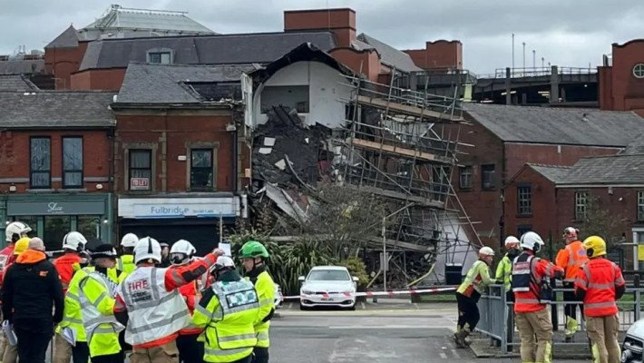 যুক্তরাজ্যের ওল্ডহ্যামে ভবন ধস, হাসপাতালে ভর্তি দুইজন