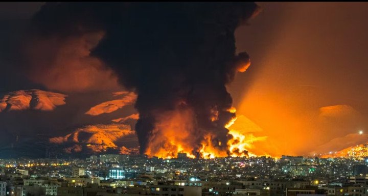 ইরানকে ঘিরে পাল্টাপাল্টি হামলা ও উত্তেজনা