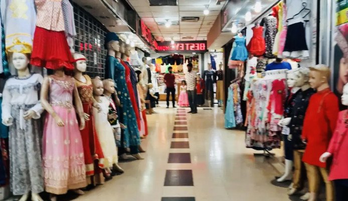 দৈনিক রাত ৮টার মধ্যে দোকান-শপিংমল বন্ধের সিদ্ধান্ত