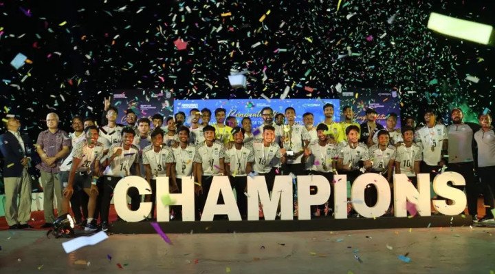 সাফ জয়ে উচ্ছ্বাস: হাতিরঝিলে সংবর্ধনা