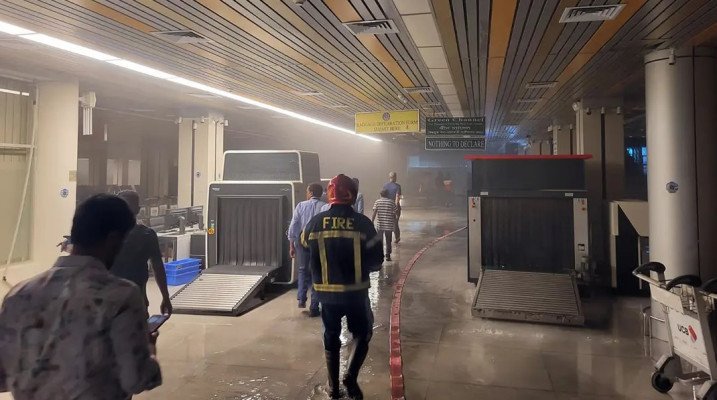 সিলেট ওসমানী বিমানবন্দরে ইমিগ্রেশন কার্যক্রম সাময়িক বন্ধ