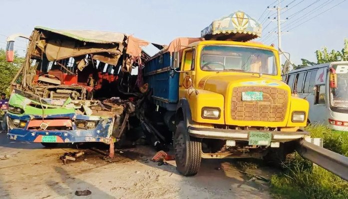 মার্চে সড়কে ঝরেছে ৫৩২ প্রাণ, দুর্ঘটনা বেড়েছে ১১ শতাংশ