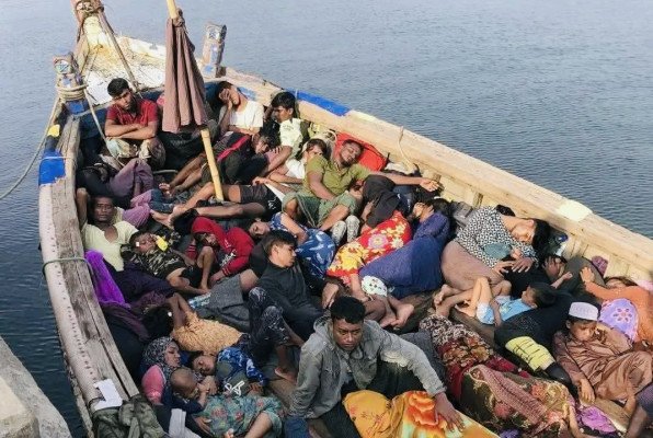 আন্দামান সাগরে ট্রলারডুবে বাংলাদেশীসহ নিখোঁজ প্রায় ২৫০