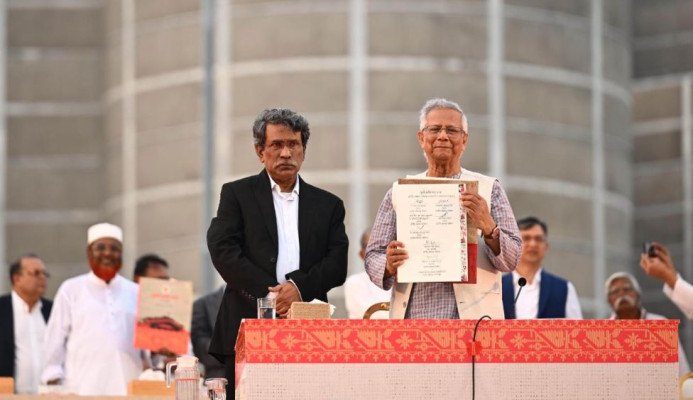 জুলাই সনদ ইস্যুতে রাজনীতিতে বিরোধ বাড়ছে