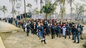 বিএনপি–এনসিপি তুমুল সংঘর্ষ, আহত অন্তত ১০