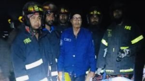 নওগাঁয় ট্রাকের চাপায় প্রাণ গেল পাঁচজনের