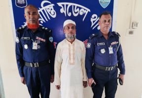 চাঁদপুরে আওয়ামী লীগের টেলিগ্রাম-ফেসবুক পেজের অ্যাডমিন আটক