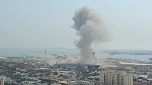 ইরানের পাল্টা ক্ষেপণাস্ত্র হামলায় বাহরাইন-কুয়েত-আবুধাবিতে বিস্ফোরণ