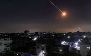 আমিরাত, কুয়েত ও ইসরায়েলে ইরানের ব্যাপক ড্রোন হামলা