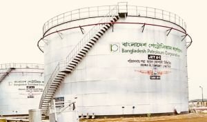 বিভাগীয় শহরে অকটেন-পেট্রোল সরবরাহ বাড়াচ্ছে বিপিসি