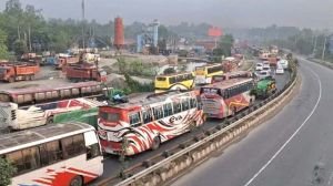 ঢাকা–টাঙ্গাইল মহাসড়কে দীর্ঘ যানবাহনের চাপ, ধীরগতিতে চলাচলে ভোগান্তি