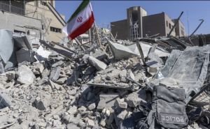 ইরানে যুক্তরাষ্ট্র-ইসরায়েলের তীব্র হামলা