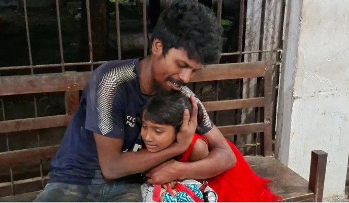 নরসিংদীতে ট্রেনে কাটা পড়ে মা-ছেলের মৃত্যু