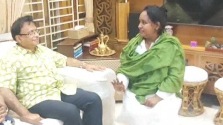 দীর্ঘ  কারাবাস শেষে মুক্ত আইভী গভীর রাতে ফিরলেন ‘চুনকা কুটিরে’