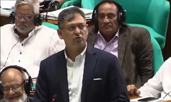ইসলামী ব্যাংক ইসলাম নয়, জামায়াতে ইসলামীও ইসলাম নয় : স্বরাষ্ট্রমন্ত্রী