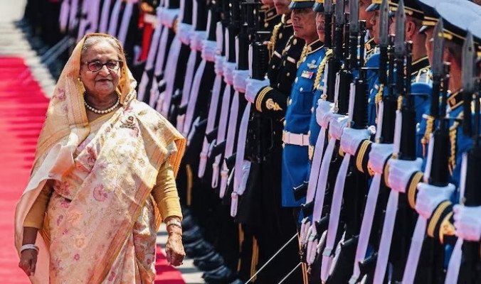 ডিসেম্বরে দেশে ফিরে আইনী লড়াইয়ের ঘোষণা শেখ হাসিনার