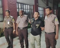 জেনেভা ক্যাম্পের শীর্ষ মাদক কারবারি ‘পিচ্চি রাজা’ বিমানবন্দরে গ্রেপ্তার